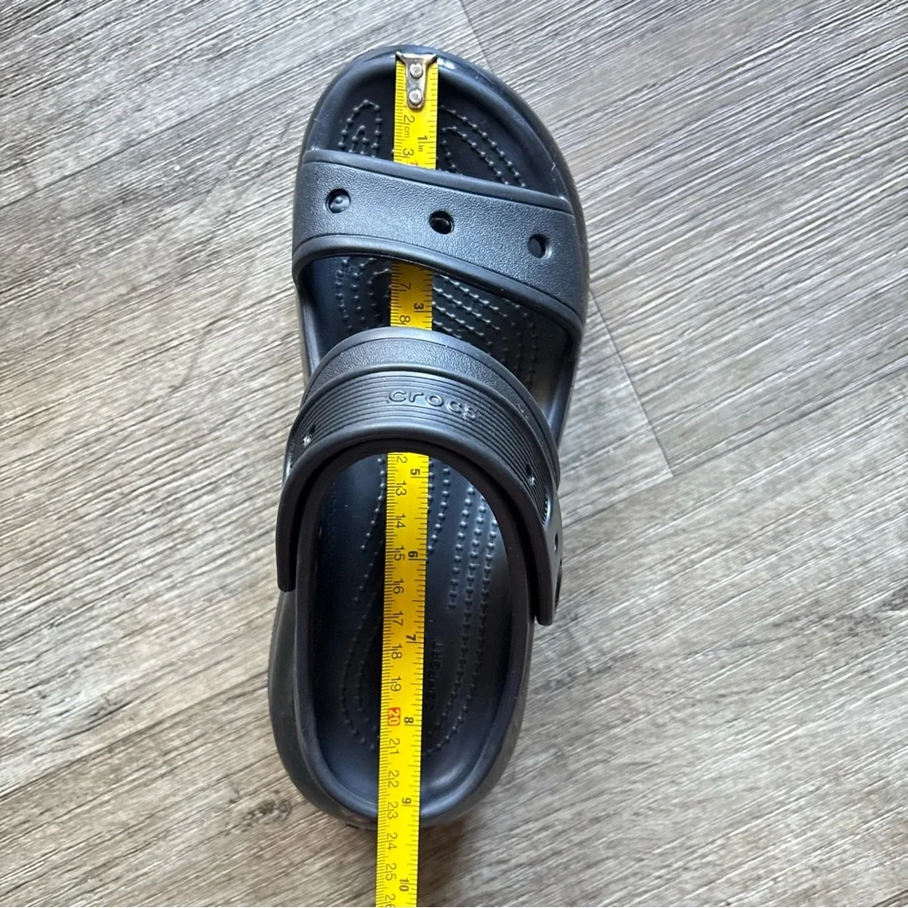 Crocs Classic Mega Crush Sandals.women’s